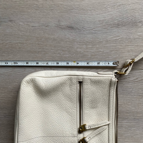 Like New! Fossil White Crossbody Bag - Picture 11 of 16